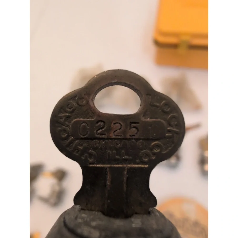 Log Of 33 Vtg Arcade Cabinet Desk Locks w Keys Hudson Fort Lock Rocket Chicago +